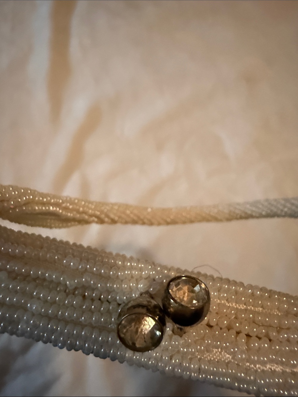 Elegant White Beaded Women's Evening Handbag - Picture 3 of 9